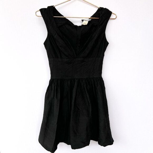 Vintage Street Life Black 100% Silk V Neck Aline Dress Small - Picture 1 of 7